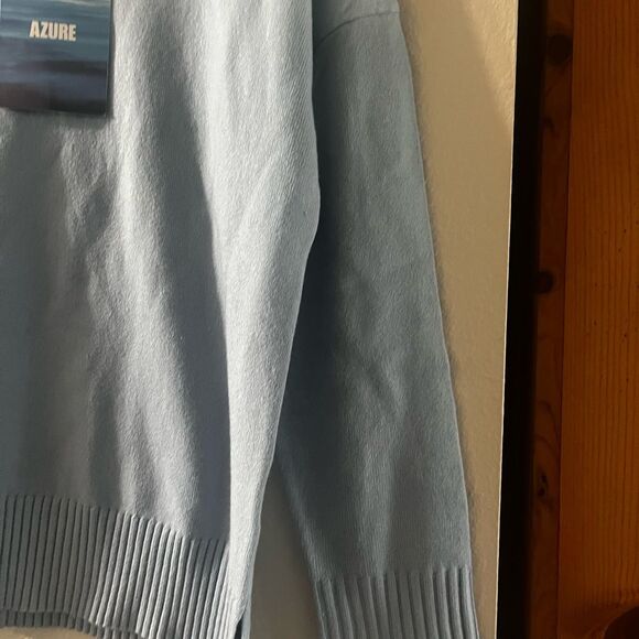 NEW Juniors SZ Meduim Azure Light Blue Sweater - Picture 8 of 16